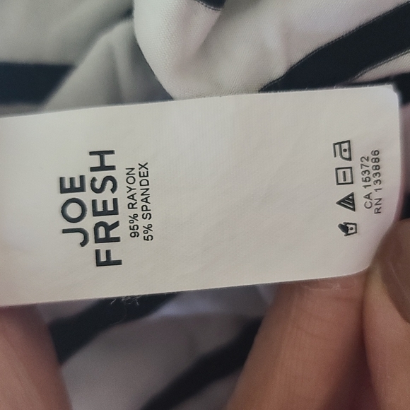 Joe Fresh white with black stripe 3/4 sleeve shirt top Medium - Picture 5 of 6